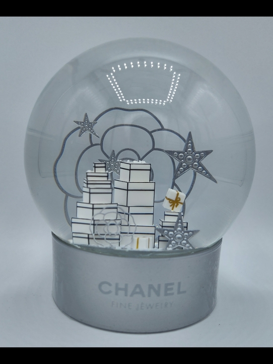 CHANEL Other - CHANEL Fine Jewelry White and Gold Gift Box Snow Globe